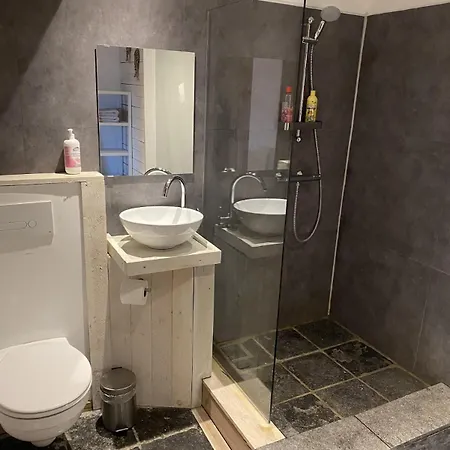 بيت للعطل Ferme De Filot 3 *